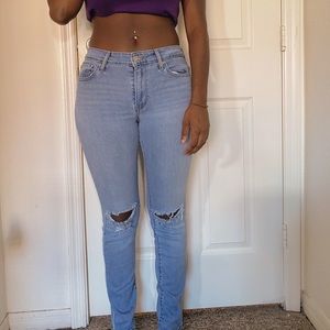 Levi’s 711 Slim Jeans